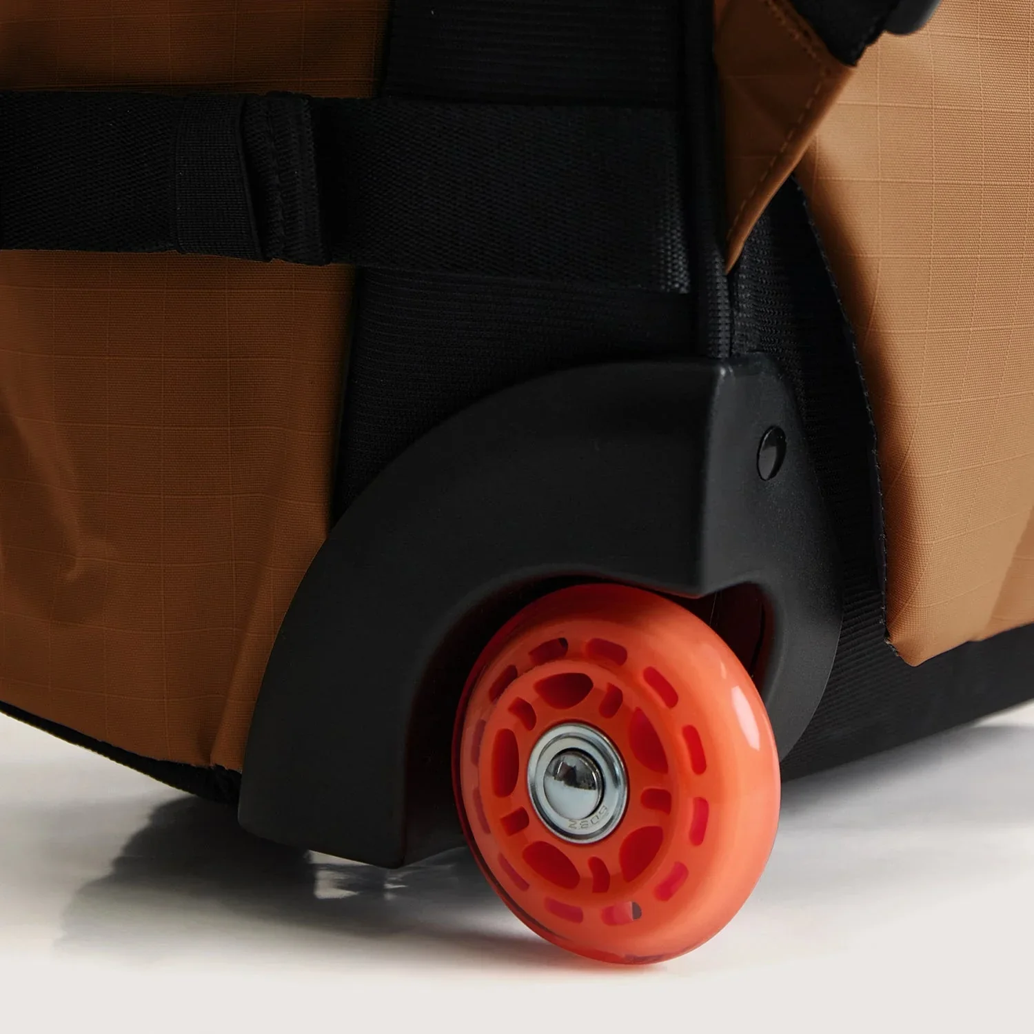 Blast Pro 43L Rucksack mit Rollen aus TPU - Image 28