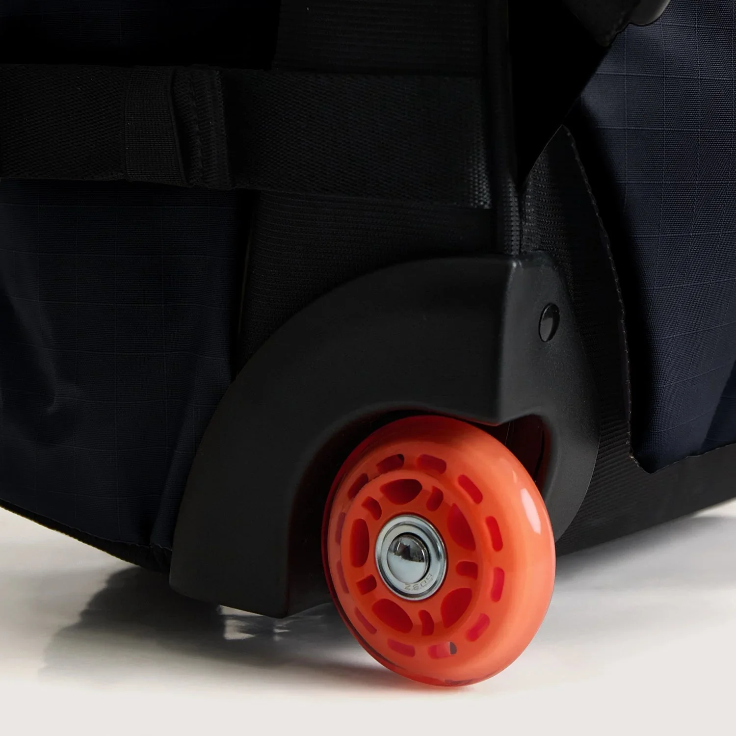 Blast Pro 43L Rucksack mit Rollen aus TPU - Image 55
