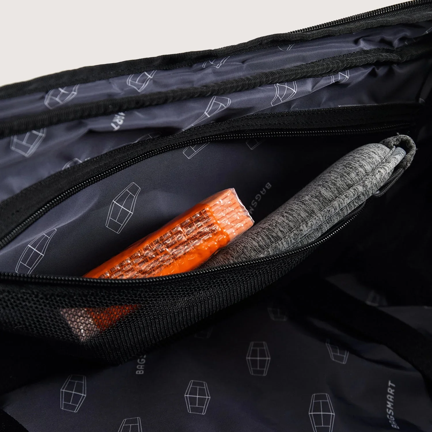 Blast Pro 43L Rucksack mit Rollen aus TPU - Image 57