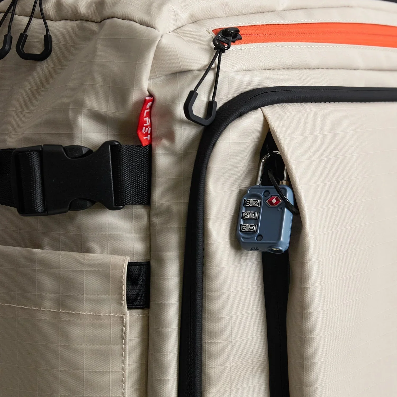 Blast Pro 43L Rucksack mit Rollen aus TPU - Image 7