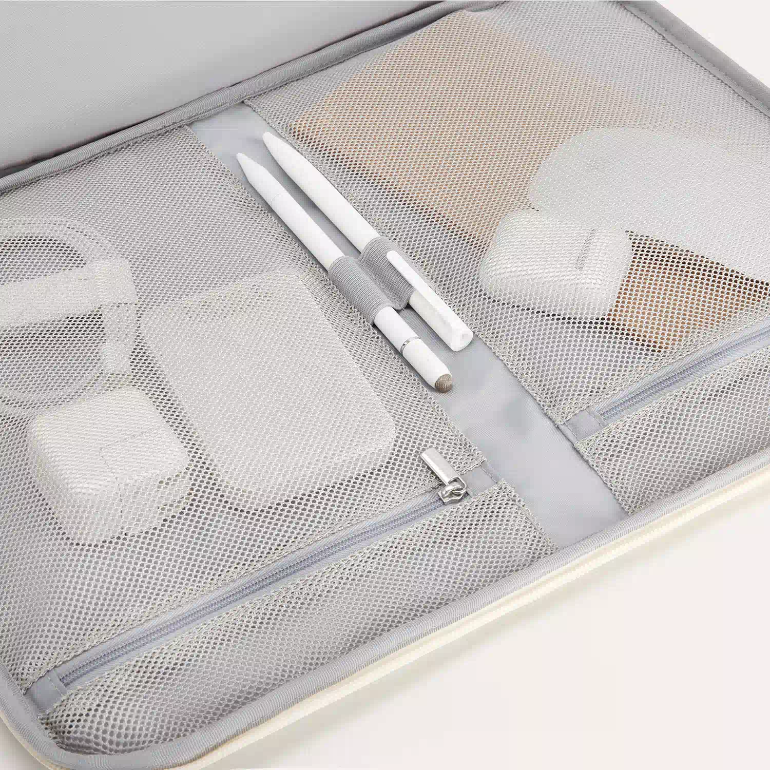 Bubble 15.6" Laptop Sleeve Pro - Image 7