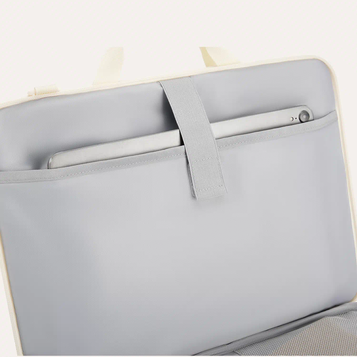 Bubble 15.6" Laptop Sleeve Pro - Image 8