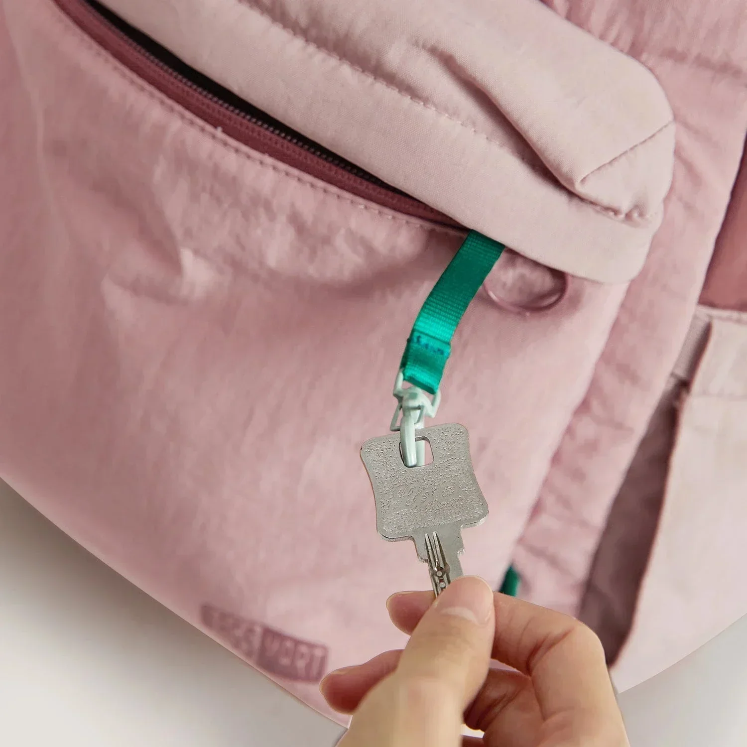Crush 18L Rucksack - Image 11