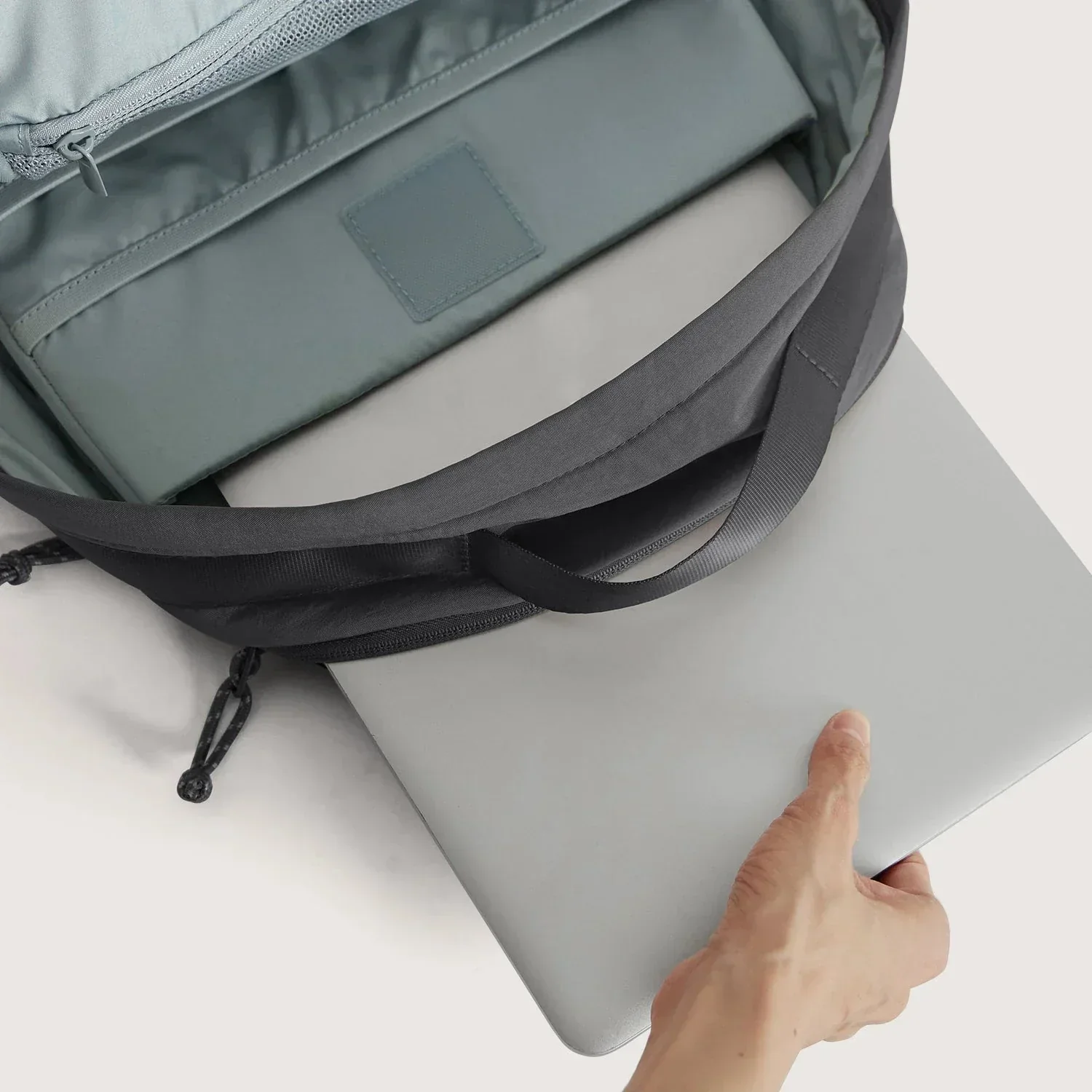 Crush 18L Rucksack - Image 41