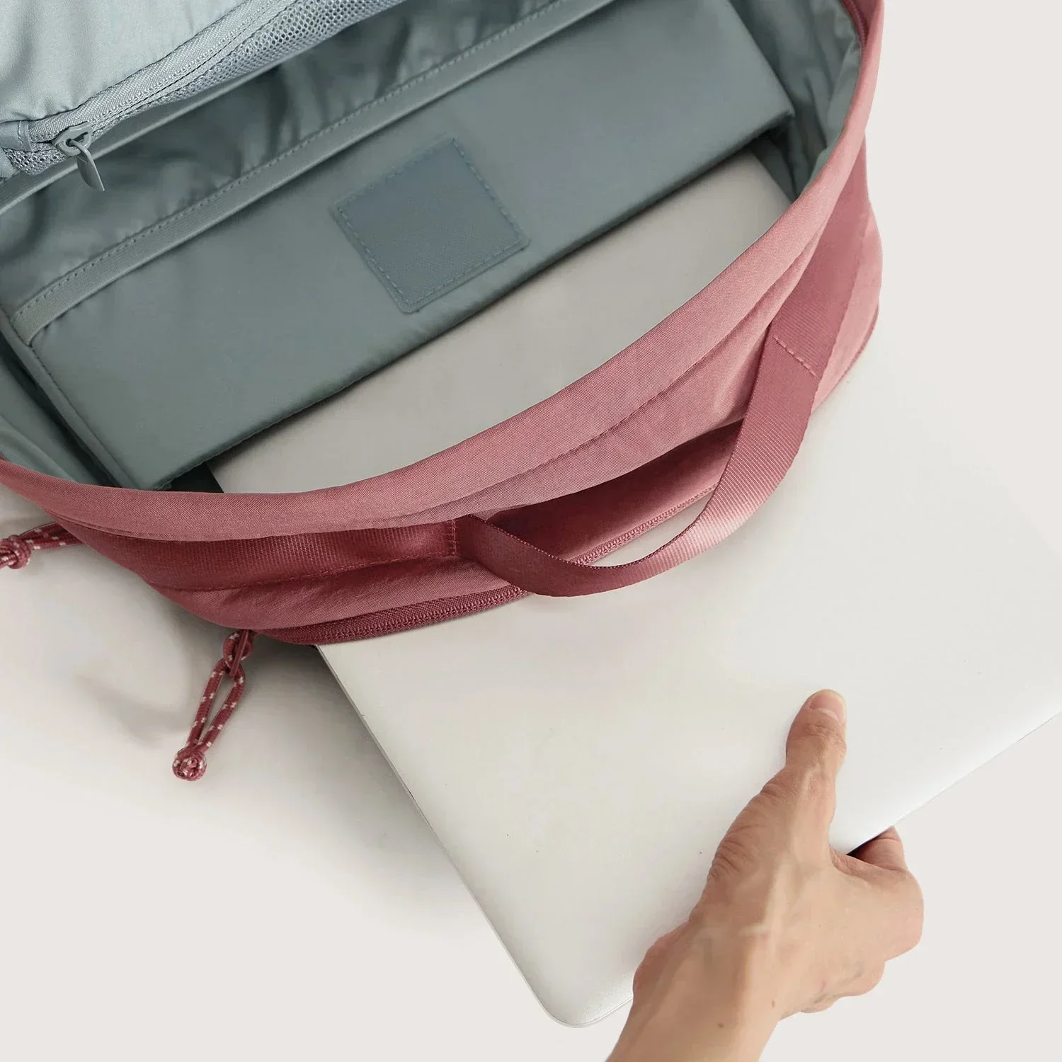 Crush 18L Rucksack - Image 9