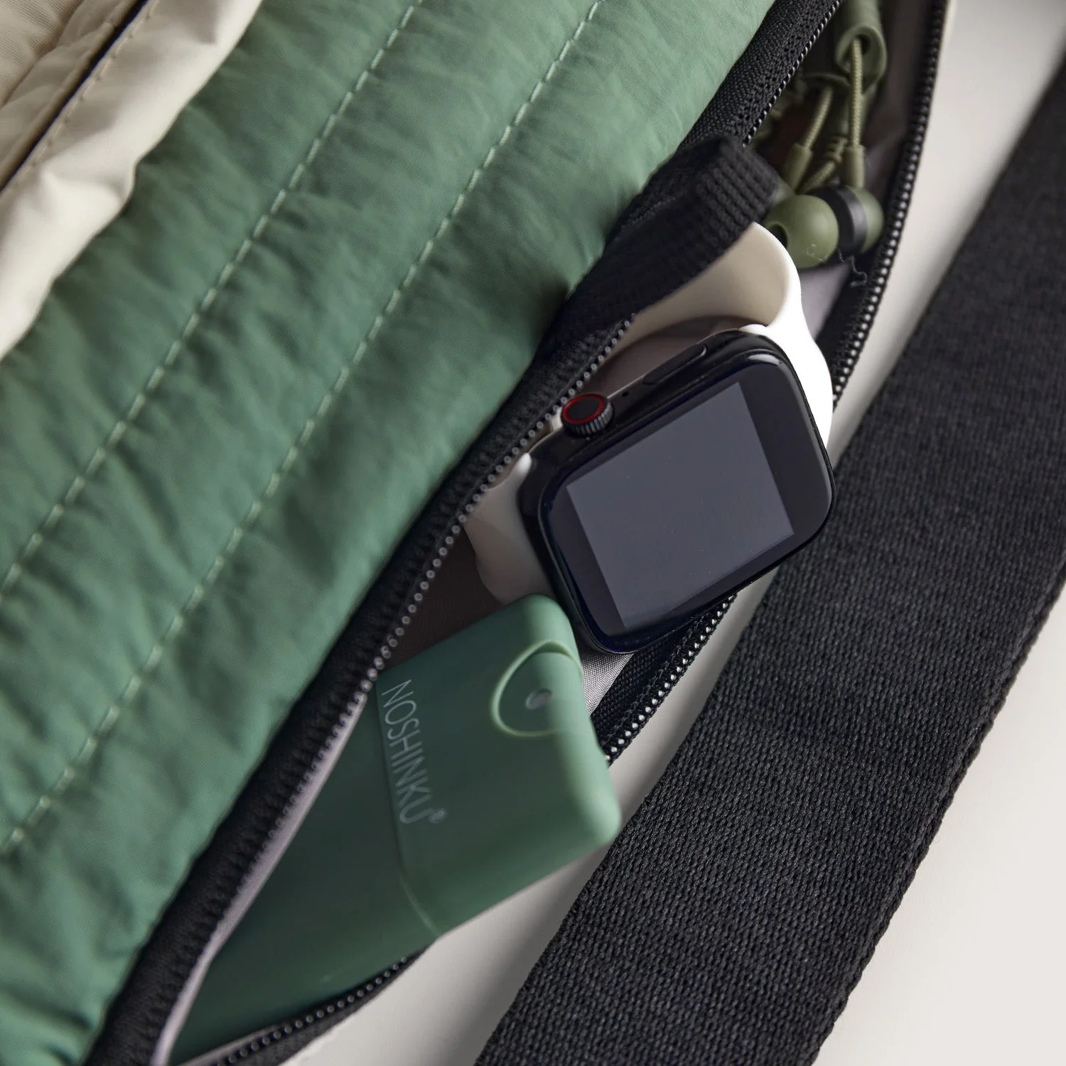 Paz 2.5L Belt Bag - Image 9