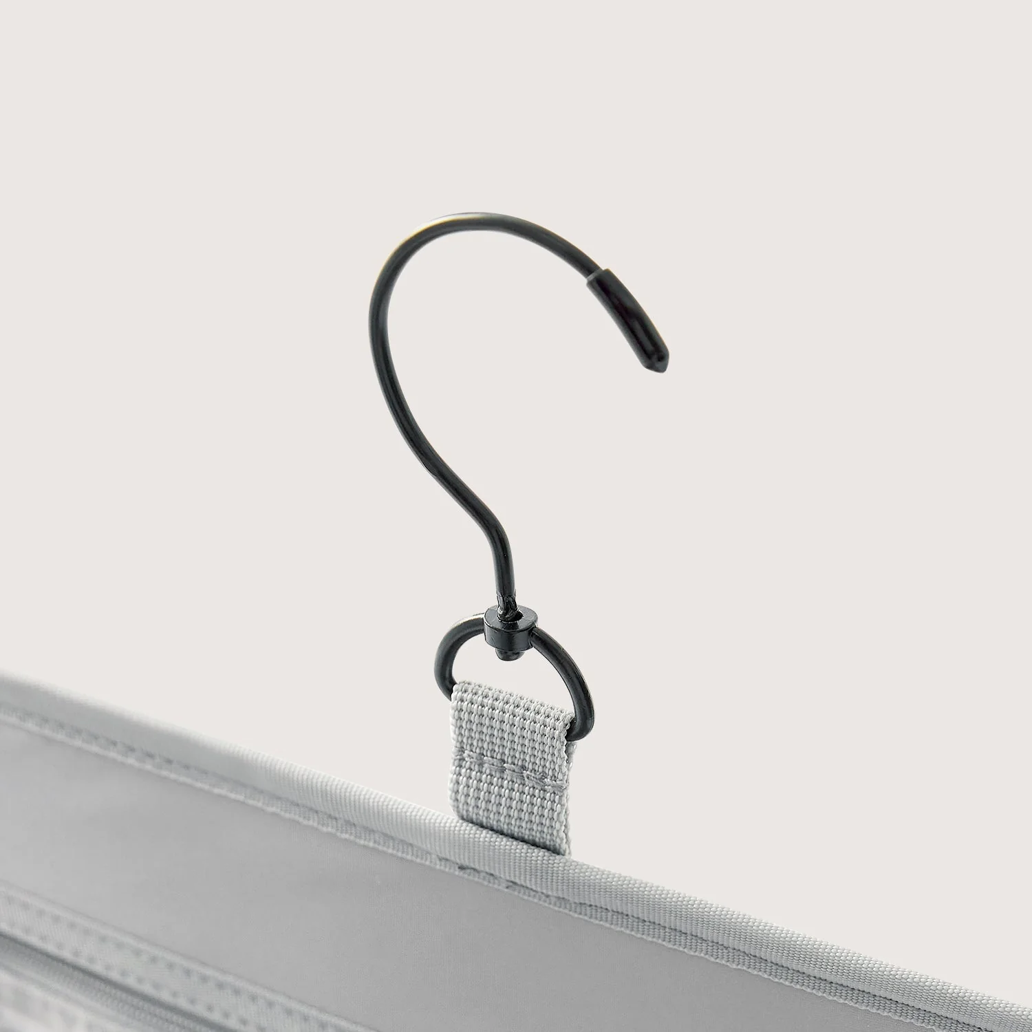 Paz Hanging Toiletry Bag - Image 12