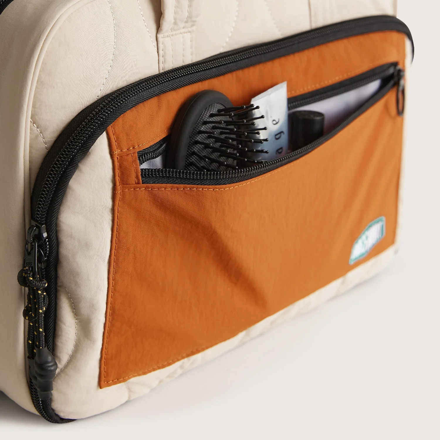 Paz Hanging Toiletry Bag - Image 26