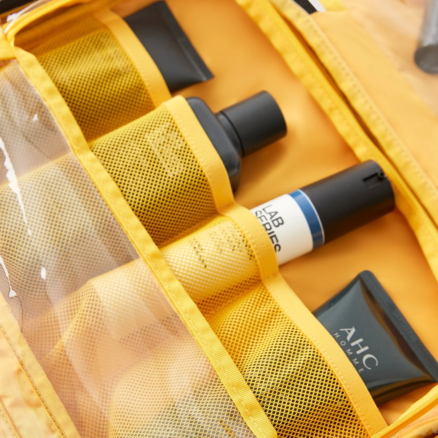 Paz Hanging Toiletry Bag - Image 40