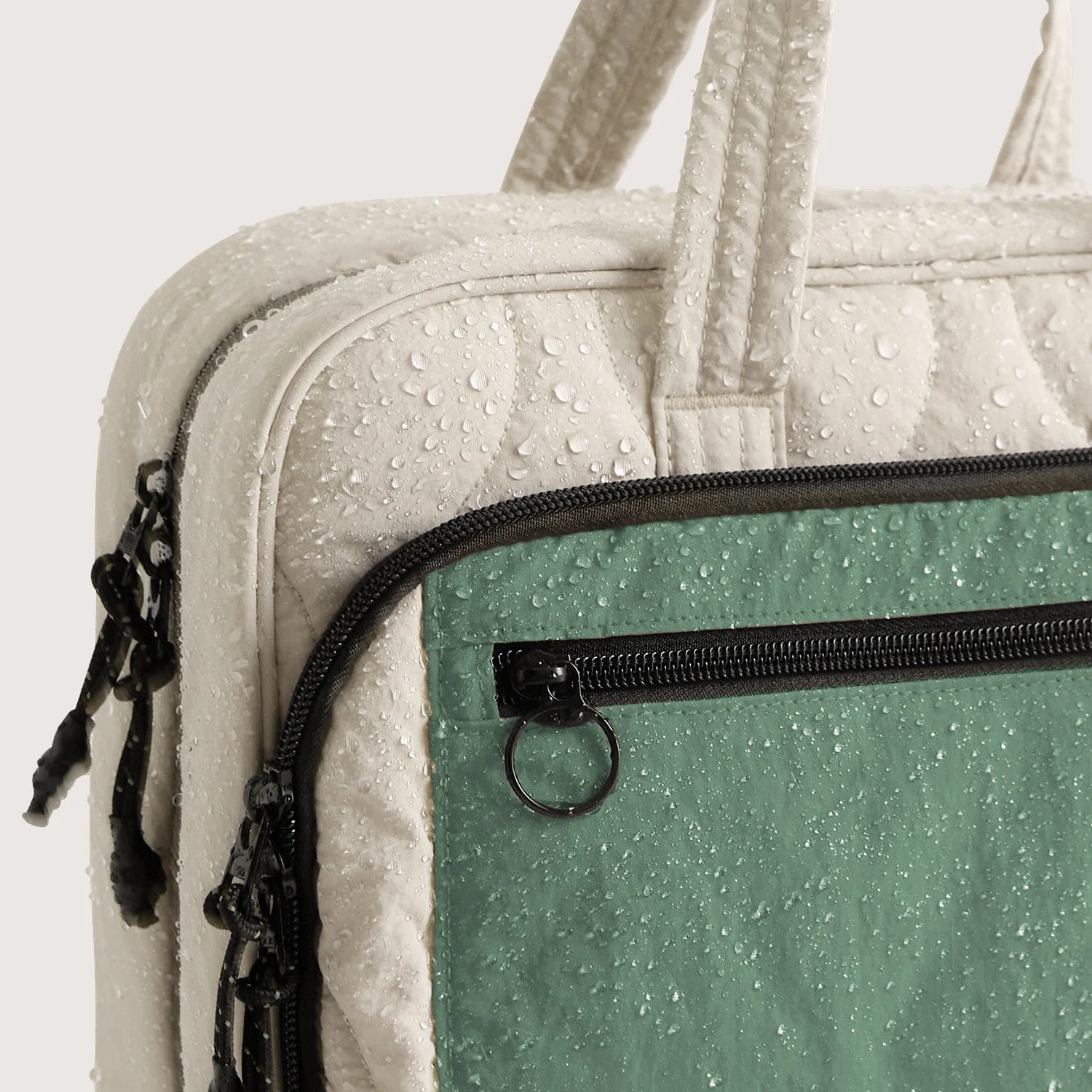 Paz Hanging Toiletry Bag - Image 9