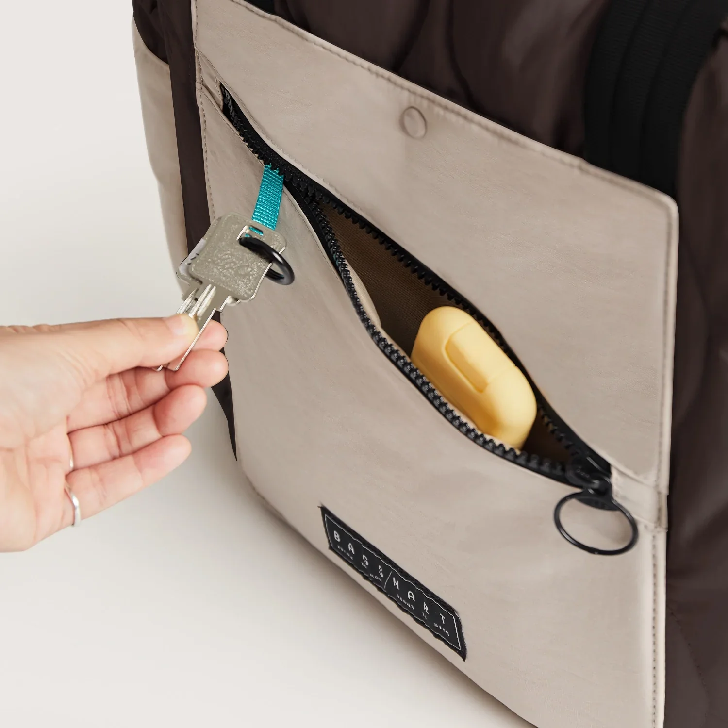 Paz 23L Tote - Image 81