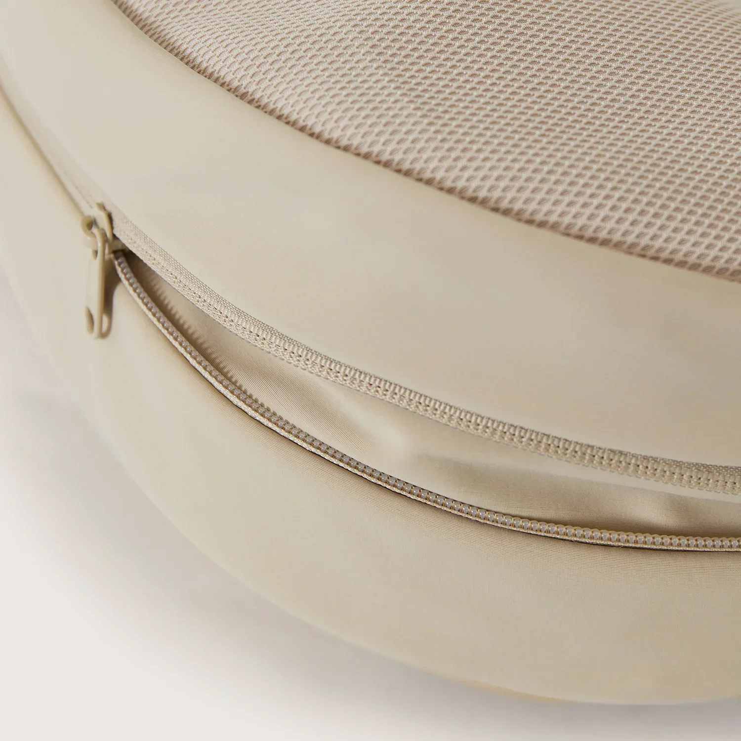 REIKI Hobo Schultertasche - Image 17